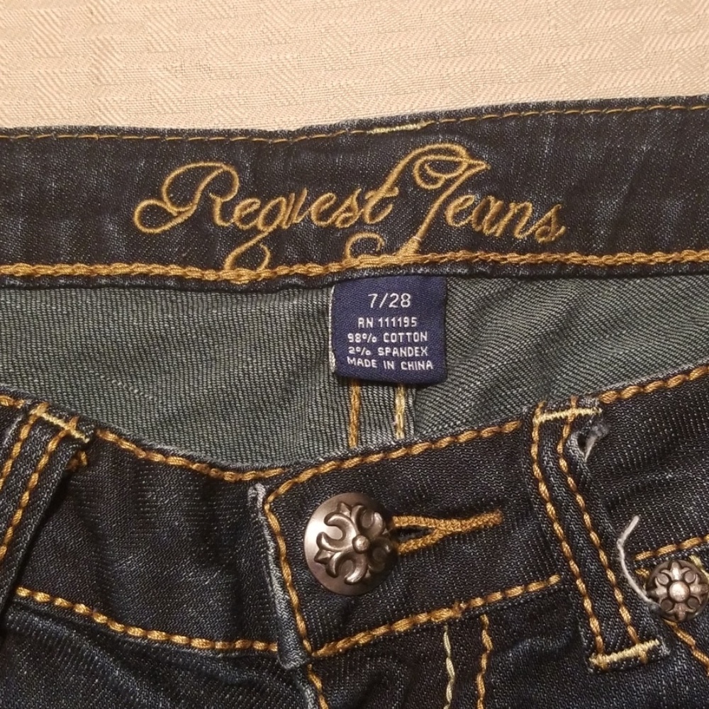 Request Jean Shorts - Picture 3 of 3